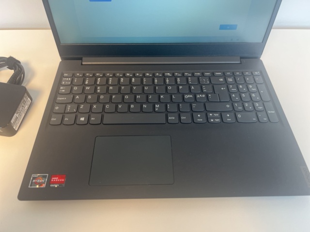 1164208-2 Laptop Lenovo V15-ADA 82C7 Ryzen 3