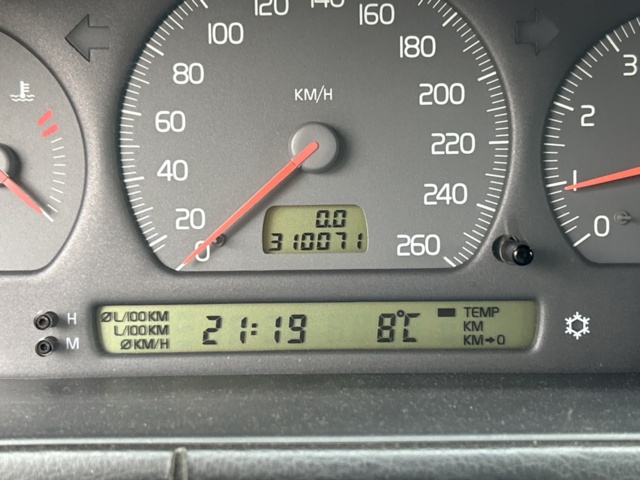 1172837-12 Volvo V70 2.5 20V Automatisk, 165hk, 1999 (repobjekt)