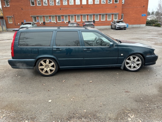 1172837-6 Volvo V70 2.5 20V Automatisk, 165hk, 1999 (repobjekt)