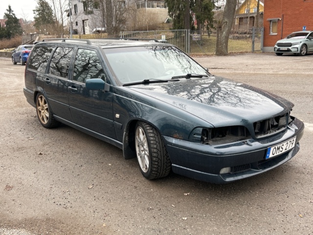 1172837-7 Volvo V70 2.5 20V Automatisk, 165hk, 1999 (repobjekt)