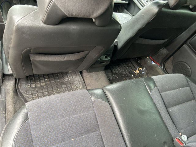 1172837-18 Volvo V70 2.5 20V Automatisk, 165hk, 1999 (repobjekt)