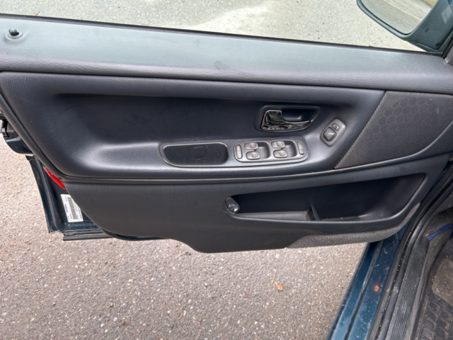 1172837-9 Volvo V70 2.5 20V Automatisk, 165hk, 1999 (repobjekt)