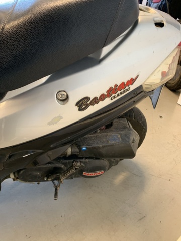 1068068-11 Moped Baotian BT-Classic - 2007 (Repair item)