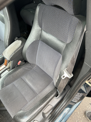 1172837-15 Volvo V70 2.5 20V Automatisk, 165hk, 1999 (repobjekt)