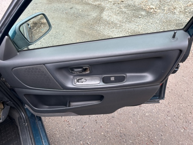 1172837-27 Volvo V70 2.5 20V Automatisk, 165hk, 1999 (repobjekt)