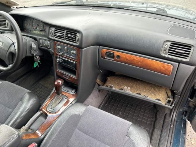 1172837-24 Volvo V70 2.5 20V Automatisk, 165hk, 1999 (repobjekt)