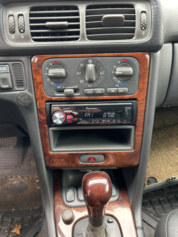1172837-13 Volvo V70 2.5 20V Automatisk, 165hk, 1999 (repobjekt)