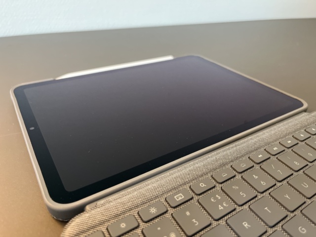 1172834-4 Apple iPad Air (5th gen) incl. Apple Pencil & keyboard case