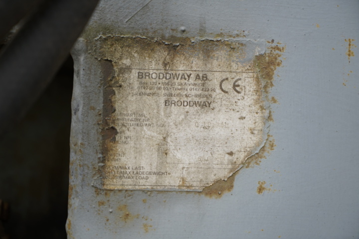 1173190-4 Sand spreader bucket Broadway 1800