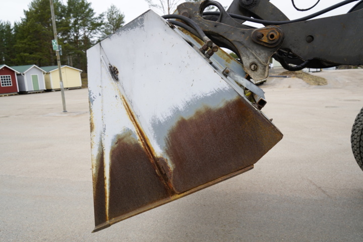 1173190-9 Sand spreader bucket Broadway 1800