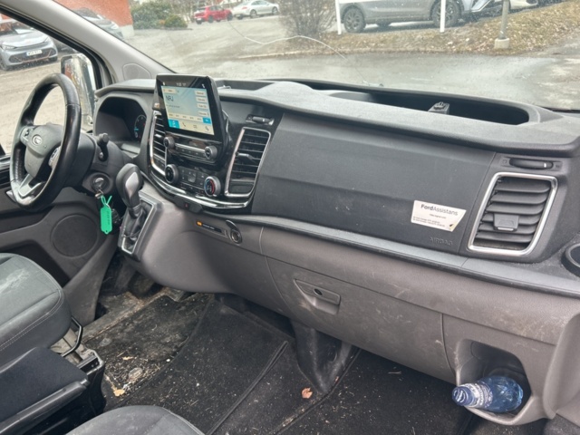 1166010-27 Ford Transit Custom 300 Crew Van 2.0 TDCi SelectShift, 170hp, 2018