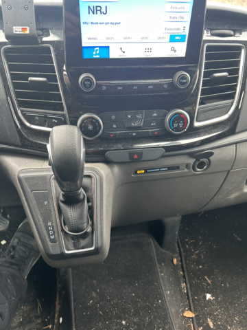 1166010-17 Ford Transit Custom 300 Crew Van 2.0 TDCi SelectShift, 170hp, 2018