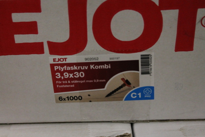 1174561-3 Straight banded ply screw