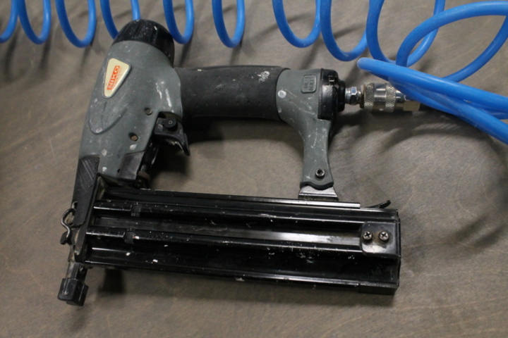 1174578-13 Compressor Niko TA-0304 with nail gun