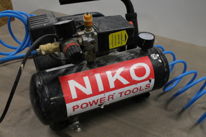 1174578-15 Compressor Niko TA-0304 with nail gun