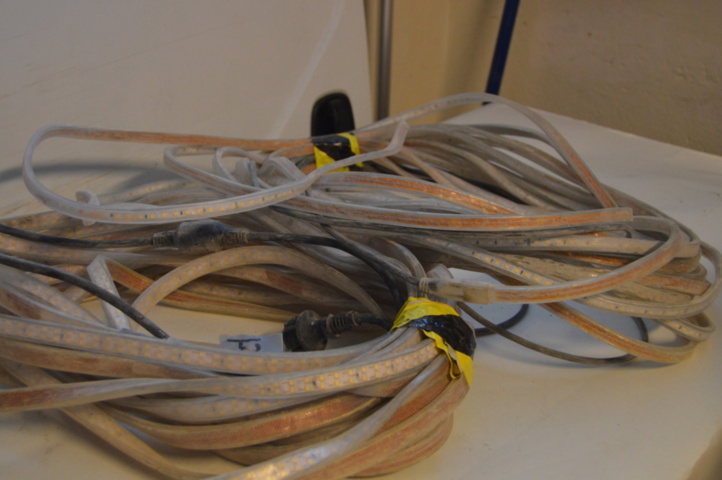 1140215-2 3 led loops