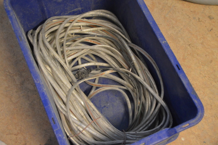 1140215-3 3 led loops