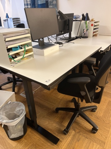 1146701-2 Office furniture / Office space