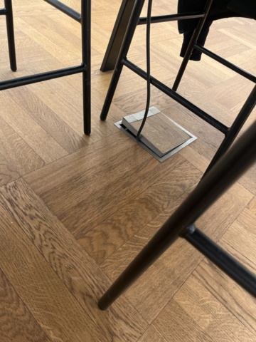 1146712-13 High conference table / Dining table