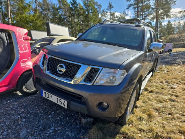 956396-1 Nissan Navara Double Cab 2.5 dCi 4x4 Automatic, 190hp, 2012