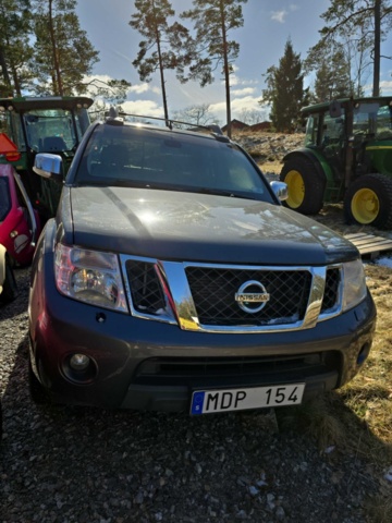 956396-22 Nissan Navara Double Cab 2.5 dCi 4x4 Automatic, 190hp, 2012