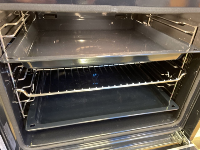 999227-15 Built-in oven Bosch. (Demo machine)