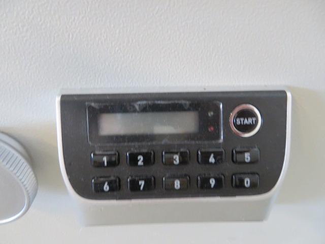 7264-005-2 Kassaskåp med kodlås, bredd 40cm, höjd 53cm