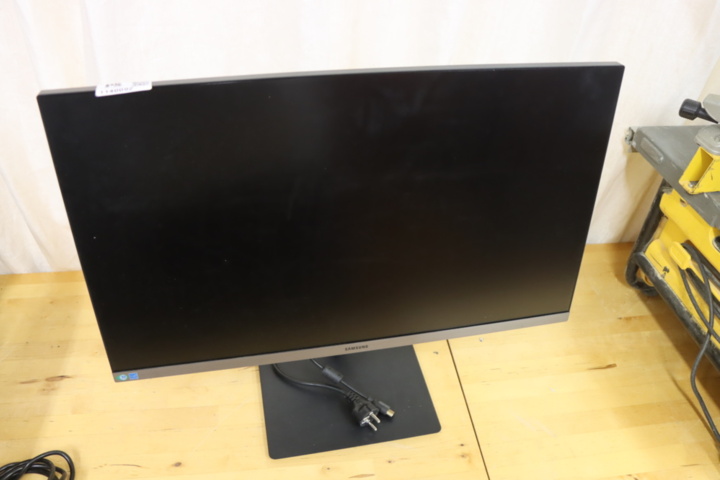 1140092-1 27 inch Samsung S27R652FDU