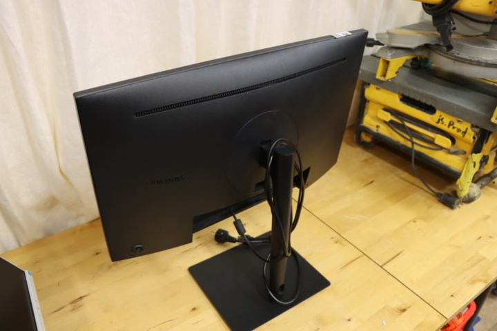 1140092-2 27 inch Samsung S27R652FDU