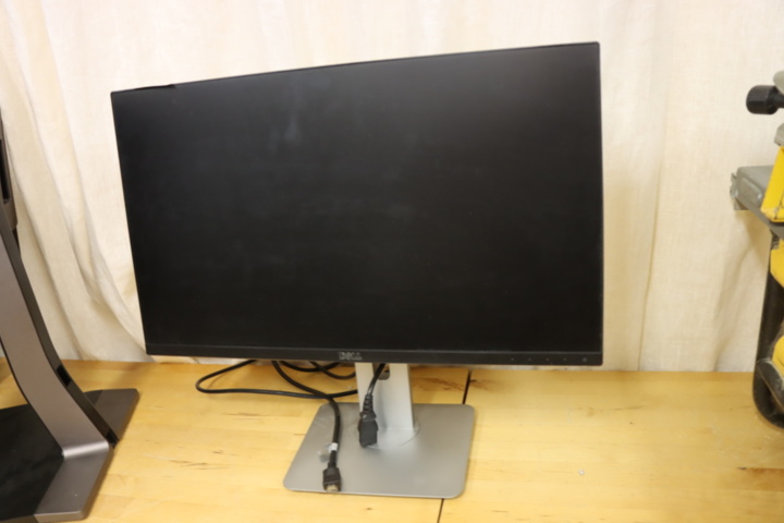 1140095-2 Dell LED Monitor/computer screen 24 inches