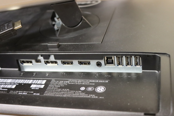 1140095-8 Dell LED Monitor/computer screen 24 inches