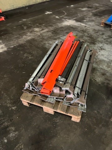 1121099-18 Pallet rack EAB