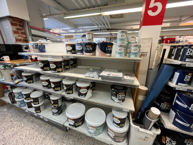 1149089-38 Butikslager med färg