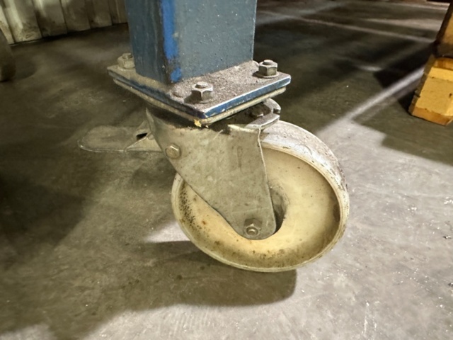 1144176-6 Solid workbench (Workbench only)