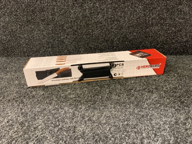 1177401-2 Knivset 9 delar med hopfällbar väska