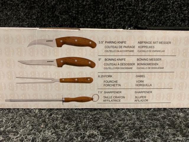 1177401-4 Knivset 9 delar med hopfällbar väska