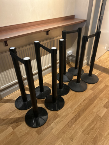 1150975-1 Retractable cordon