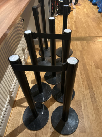 1150975-2 Retractable cordon