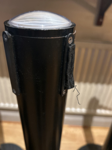 1150975-4 Retractable cordon