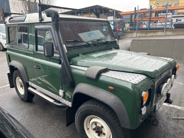 1172838-5 Land Rover Defender 90 Station Wagon 2.5 TD5 4x4 Manual, 122hp, 1999
