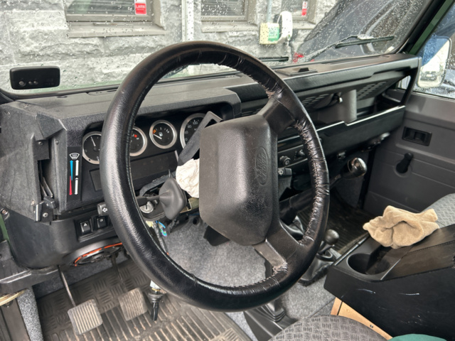 1172838-8 Land Rover Defender 90 Station Wagon 2.5 TD5 4x4 Manual, 122hp, 1999