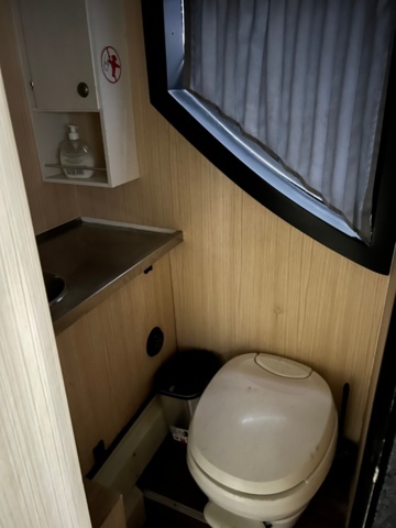 1154215-23 TOUR BUS SCANIA K 470 -07 (17 beds)