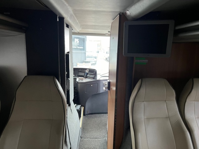 1154215-27 TOUR BUS SCANIA K 470 -07 (17 beds)