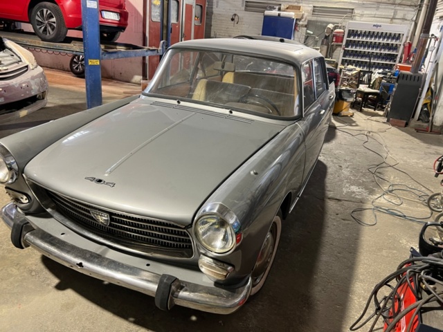 953385-1 Peugeot 404 SL 1.6 "Super Luxe" - 1964