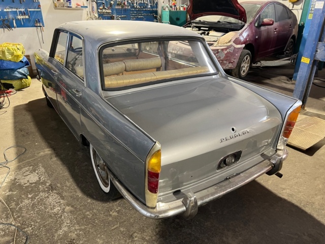 953385-4 Peugeot 404 SL 1.6 "Super Luxe" - 1964