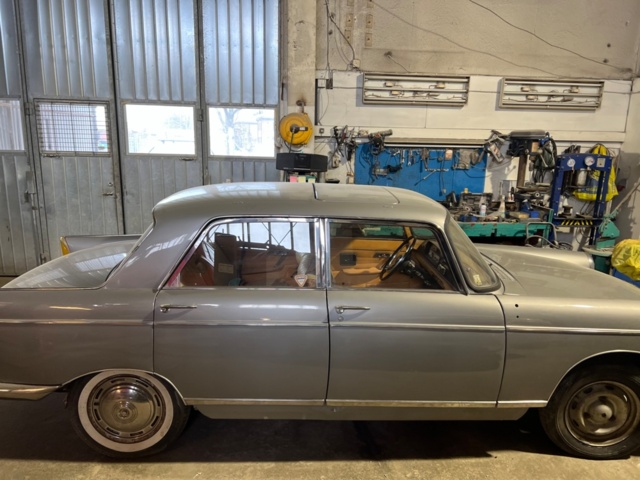 953385-7 Peugeot 404 SL 1.6 "Super Luxe" - 1964