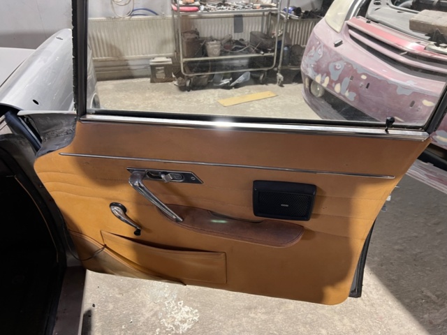 953385-10 Peugeot 404 SL 1.6 "Super Luxe" - 1964