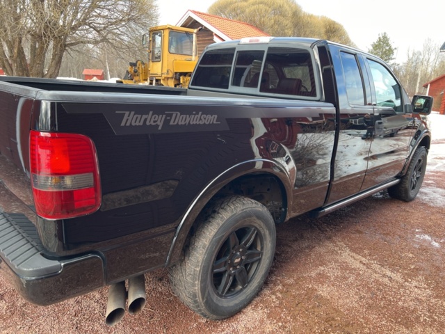 1121672-8 Ford F-150 SuperCab Harley-Davidson Edition