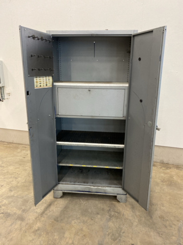 1171086-6 Verkstadsskåp