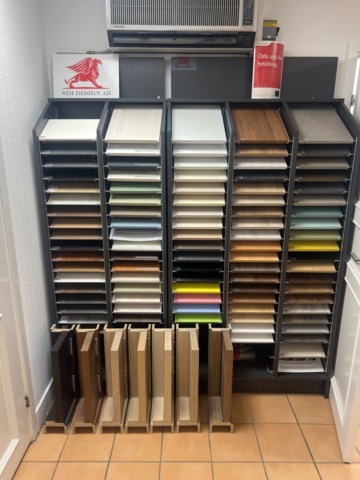 1170486-3 Samling med stenprover och färgprover